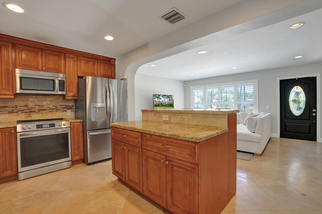 1361 NE 46th Street, Oakland Park, FL 33334