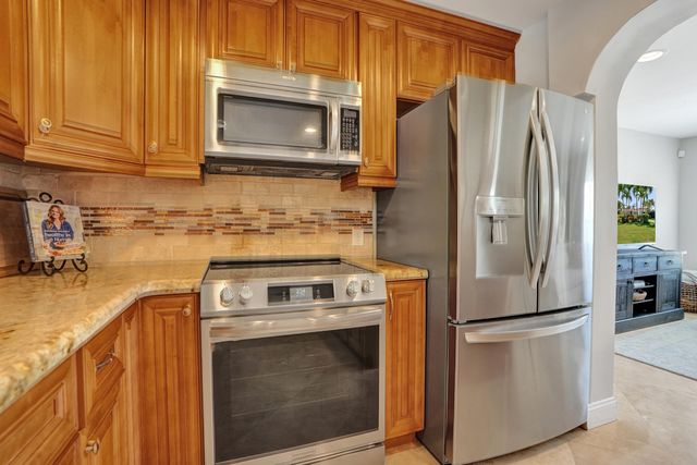 1361 NE 46th Street, Oakland Park, FL 33334