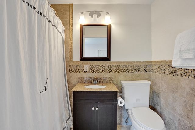 1361 NE 46th Street, Oakland Park, FL 33334