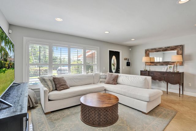 1361 NE 46th Street, Oakland Park, FL 33334