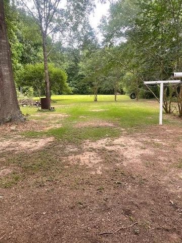 877 Fm 2665, Goodrich, TX 77335
