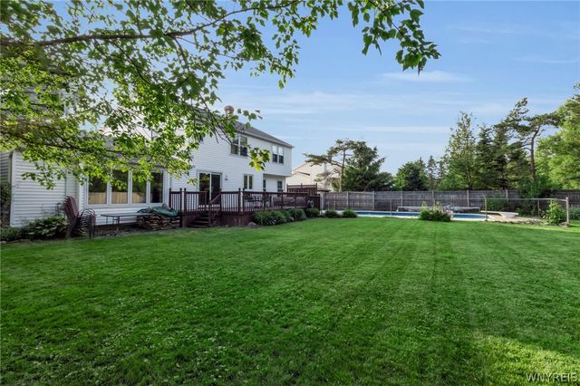 58 Cedar Ridge Drive, West Seneca, NY 14224