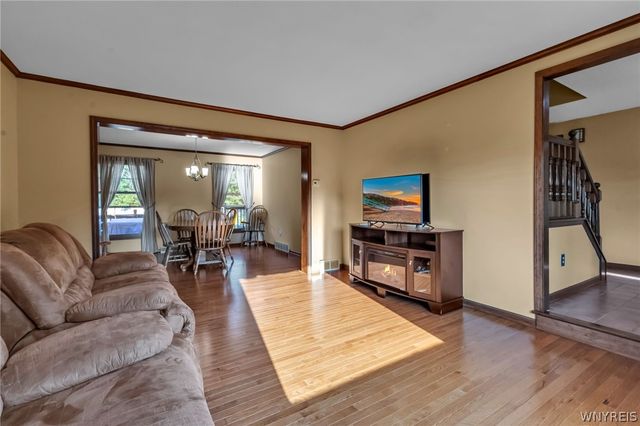 58 Cedar Ridge Drive, West Seneca, NY 14224