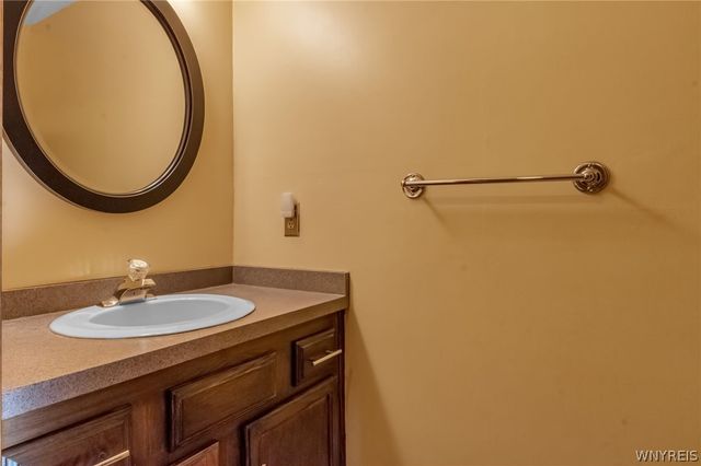 58 Cedar Ridge Drive, West Seneca, NY 14224