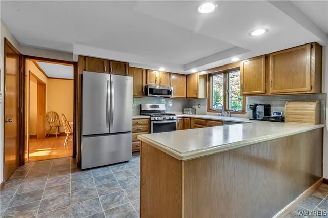 58 Cedar Ridge Drive, West Seneca, NY 14224