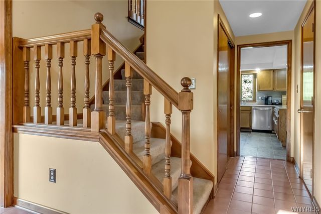 58 Cedar Ridge Drive, West Seneca, NY 14224