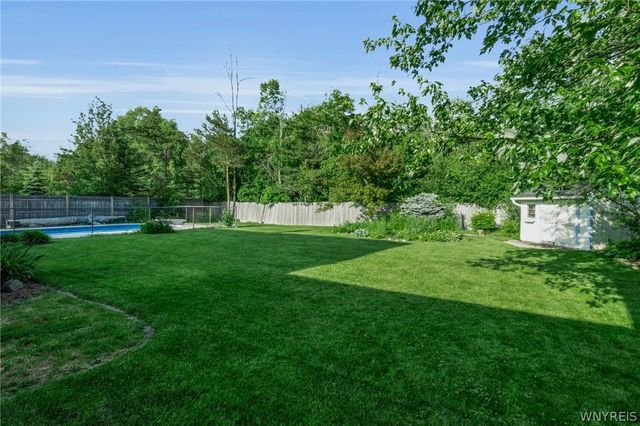58 Cedar Ridge Drive, West Seneca, NY 14224