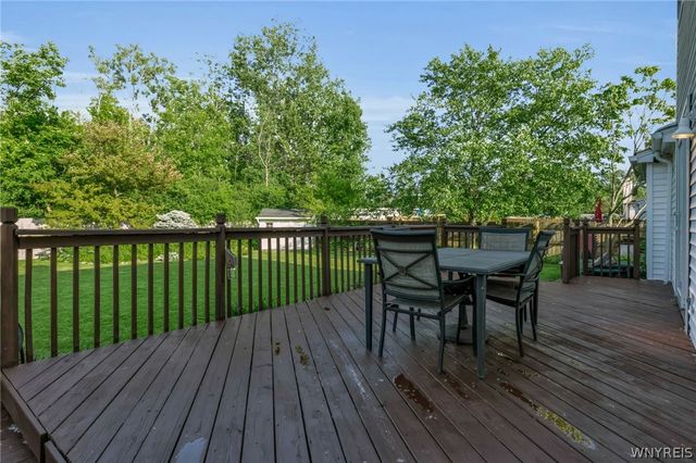 58 Cedar Ridge Drive, West Seneca, NY 14224