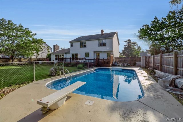58 Cedar Ridge Drive, West Seneca, NY 14224