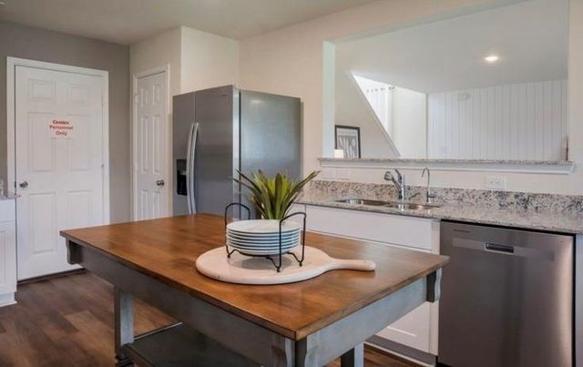 410 Kinglet Drive, Conroe, TX 77378