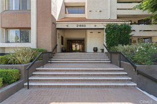 21650 Burbank 203, Woodland Hills, CA 91367