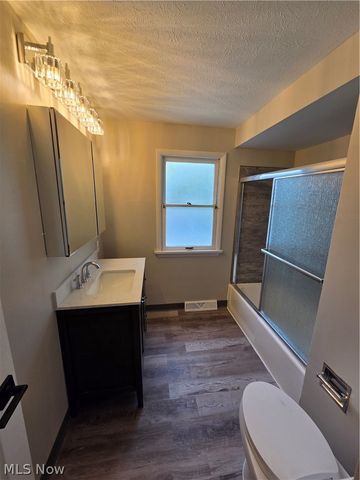 35821 Meyer Avenue, Eastlake, OH 44095