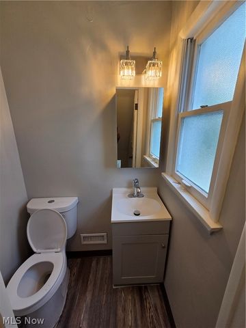 35821 Meyer Avenue, Eastlake, OH 44095