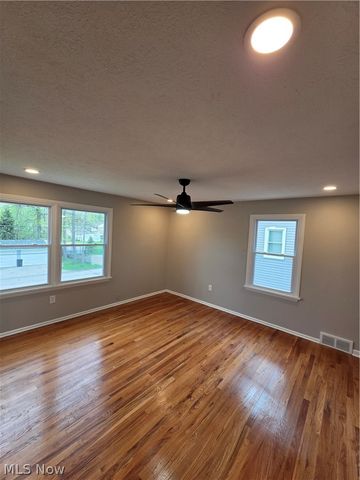 35821 Meyer Avenue, Eastlake, OH 44095