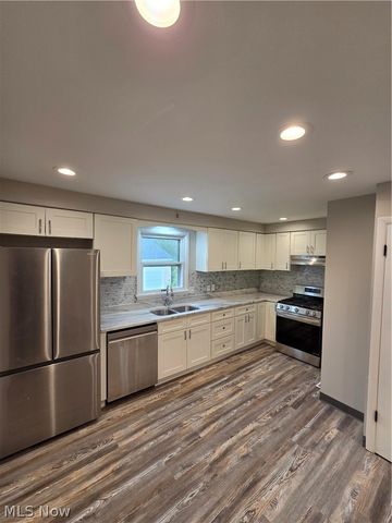 35821 Meyer Avenue, Eastlake, OH 44095