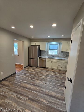 35821 Meyer Avenue, Eastlake, OH 44095