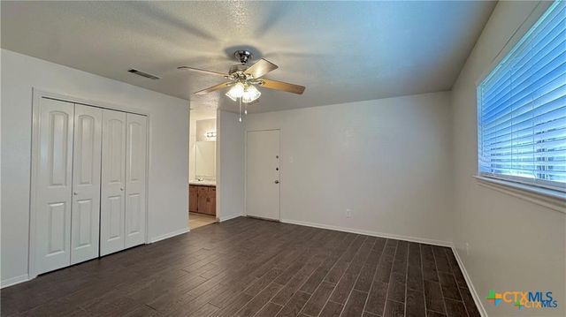727 Royal Street 709,711,717,719,725 & 727, Salado, TX 76571