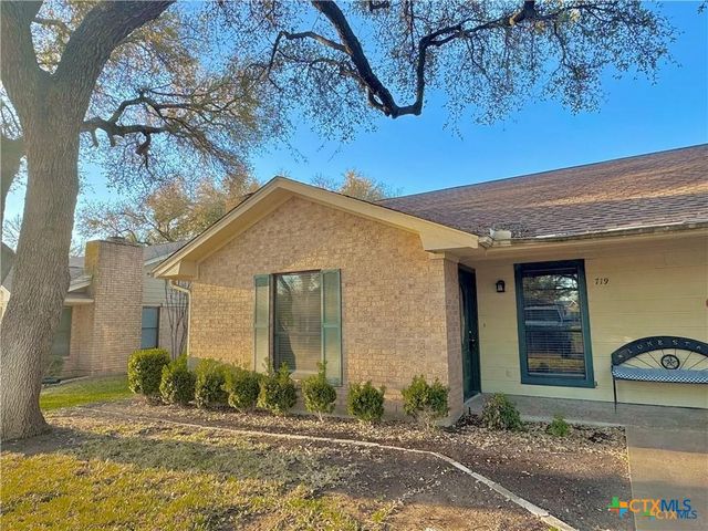 727 Royal Street 709,711,717,719,725 & 727, Salado, TX 76571