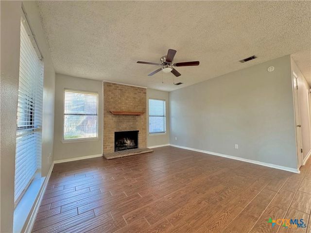 727 Royal Street 709,711,717,719,725 & 727, Salado, TX 76571