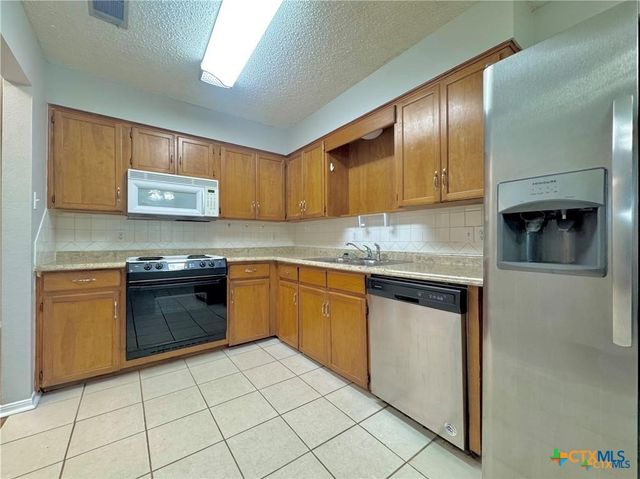 727 Royal Street 709,711,717,719,725 & 727, Salado, TX 76571