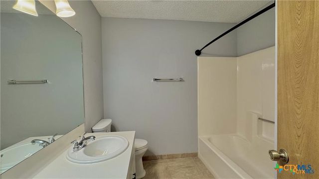 727 Royal Street 709,711,717,719,725 & 727, Salado, TX 76571