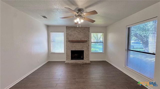 727 Royal Street 709,711,717,719,725 & 727, Salado, TX 76571