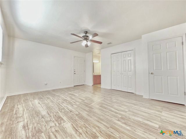 727 Royal Street 709,711,717,719,725 & 727, Salado, TX 76571