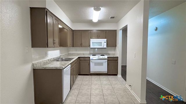 727 Royal Street 709,711,717,719,725 & 727, Salado, TX 76571