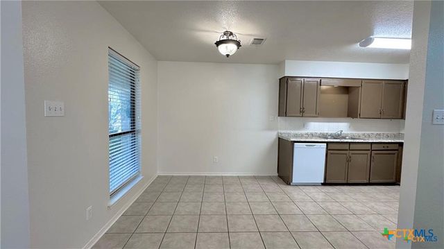 727 Royal Street 709,711,717,719,725 & 727, Salado, TX 76571