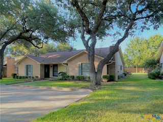 727 Royal Street 709,711,717,719,725 & 727, Salado, TX 76571