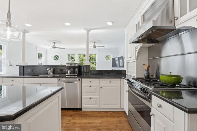 2820 FRANKLIN RD, Arlington, VA 22201