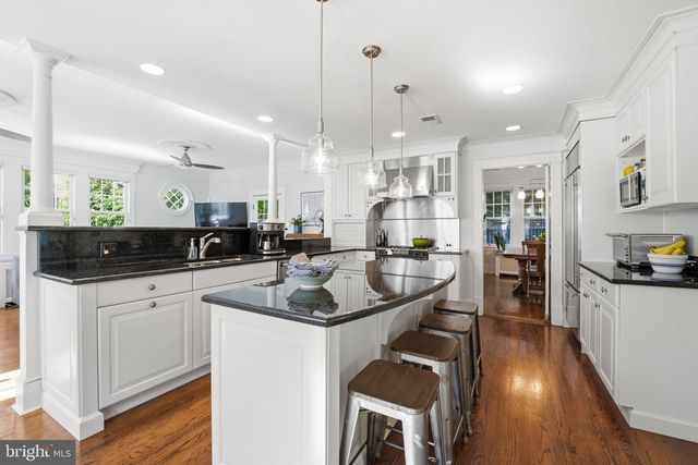 2820 FRANKLIN RD, Arlington, VA 22201