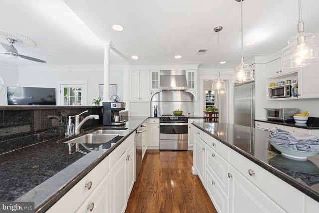 2820 FRANKLIN RD, Arlington, VA 22201