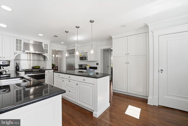 2820 FRANKLIN RD, Arlington, VA 22201