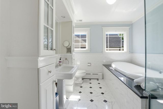 2820 FRANKLIN RD, Arlington, VA 22201