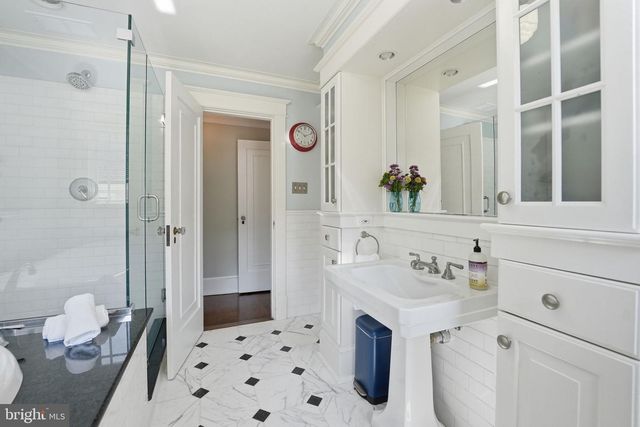 2820 FRANKLIN RD, Arlington, VA 22201