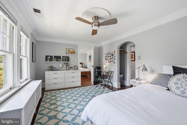 2820 FRANKLIN RD, Arlington, VA 22201