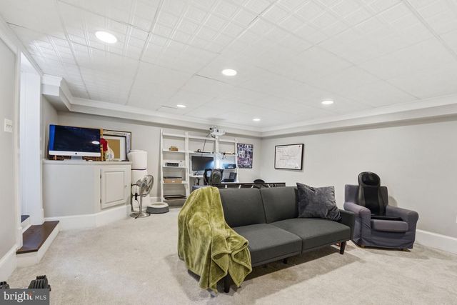 2820 FRANKLIN RD, Arlington, VA 22201