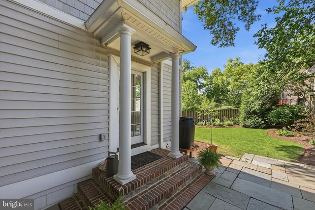 2820 FRANKLIN RD, Arlington, VA 22201
