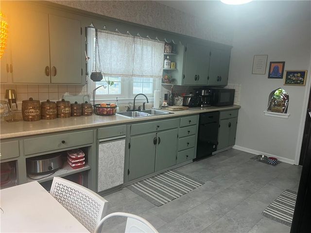 804 E South Street, Harrisonville, MO 64701