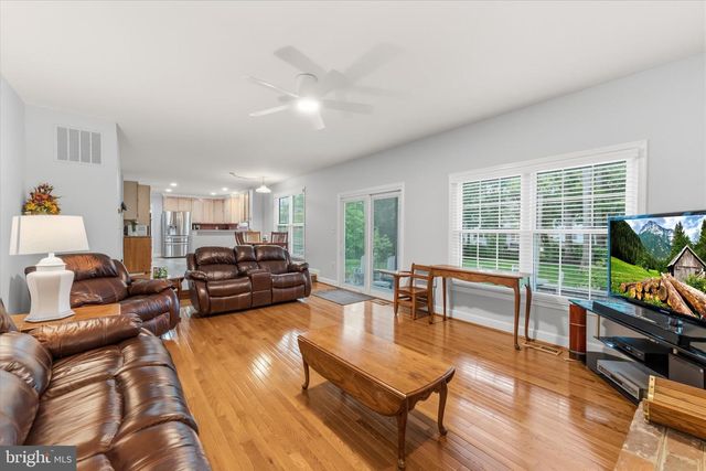 43932 TAVERN DR, Ashburn, VA 20147