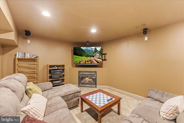 43932 TAVERN DR, Ashburn, VA 20147