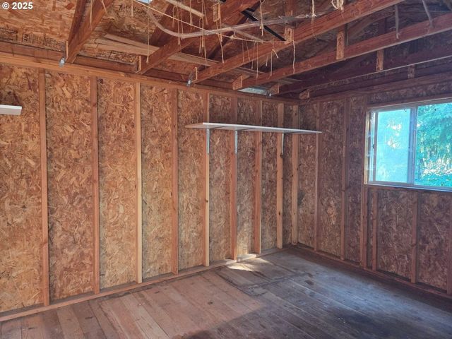 9225 MILL CREEK Rd, Tillamook, OR 97141