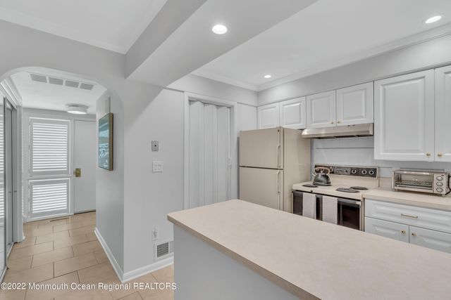 54 Linden Court, Spring Lake Heights, NJ 07762