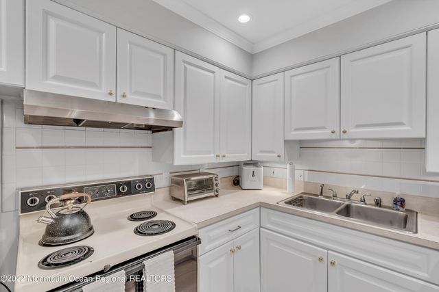 54 Linden Court, Spring Lake Heights, NJ 07762