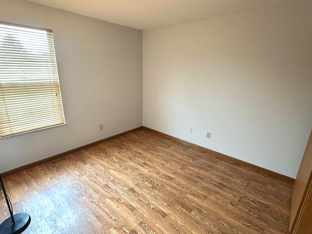 3325 Paradise Avenue, Hilliard, OH 43026