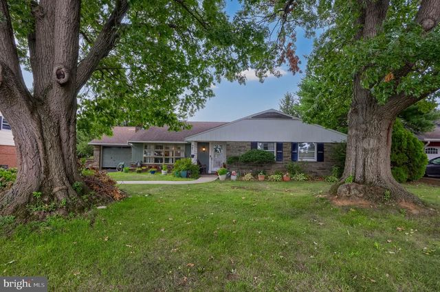 201 MURRY HILL DR, Lancaster, PA 17601