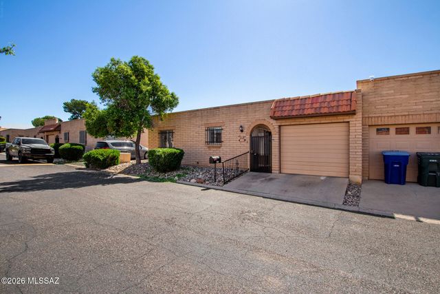 8342 E Cypress Point Lane, Tucson, AZ 85710