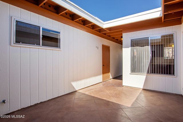 8342 E Cypress Point Lane, Tucson, AZ 85710