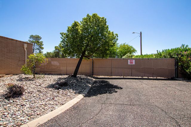 8342 E Cypress Point Lane, Tucson, AZ 85710